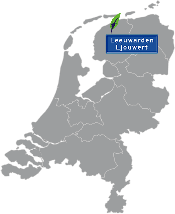 Landkaart Nederland grijs - locatie Dagnall Taleninstituut in Leeuwarden - aangegeven met blauw plaatsnaambord met witte letters en Dagnall veer - op transparante achtergrond - 600 * 733 pixels
